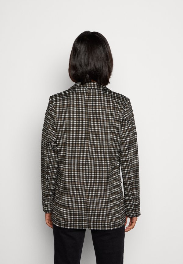 BYROWAN - Blazer - caribou2