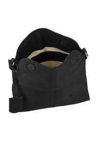 Zwarte leren handtas met een gebogen bovenkant, voorzien van twee knoopsluitingen en een beige stoffen voering met een ritsvak aan de binnenkant.