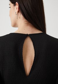 ONLY MATERNITY OLMHARPER 2/4 FRILL JUMPSUIT  - Jumpsuit - black