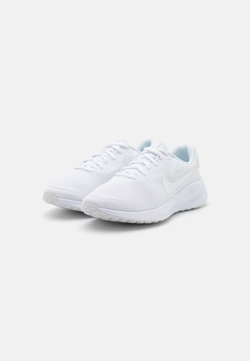 Nike Performance REVOLUTION Scarpe da corsa su strada white