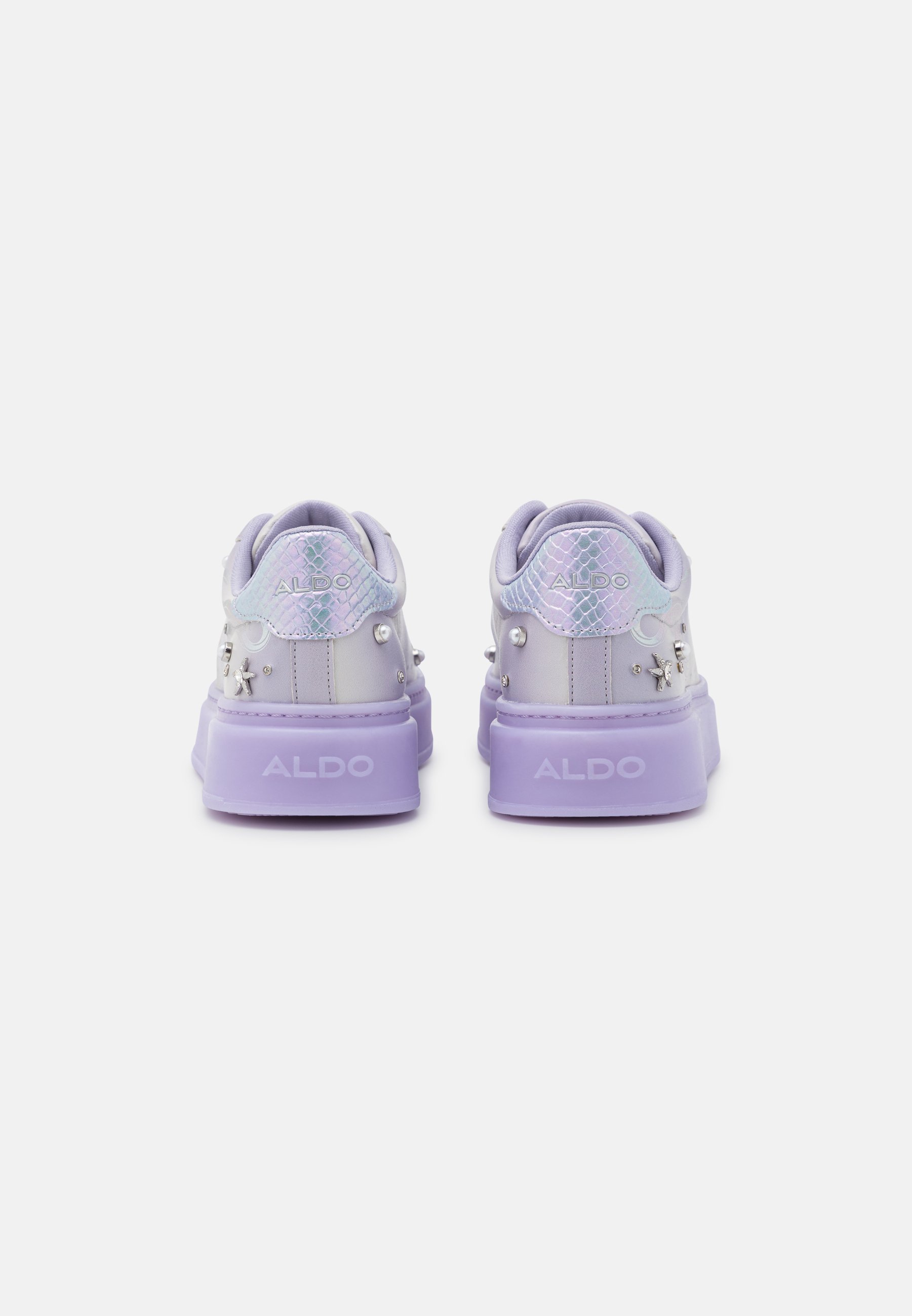 Lanzan colección de zapatos inspirados en Cenicienta