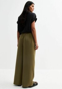 Thumbnail Image 2