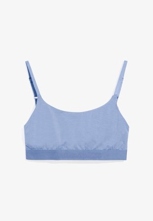 Himmelblaues Bralette mit dünnen verstellbaren Trägern, glatter Textur und einem elastischen Bund mit eingeprägtem Logo am unteren Rand.