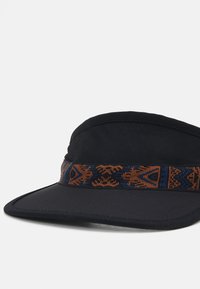 KAVU STRAPVISOR UNISEX - Gorra - blackout
