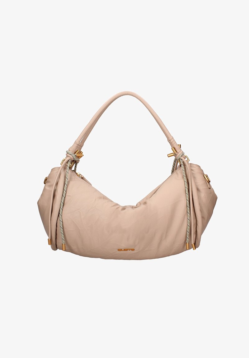 Sac à bandoulière en cuir rose avec une silhouette décontractée, des accents métalliques et un trim tressé décoratif sur les sangles. Texture lisse, design décontracté.