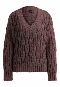 Pull bordeaux tricoté en maille épaisse avec un col en V, présentant un motif torsadé texturé et des poignets et un ourlet côtelés pour plus de détails.