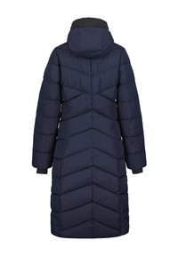 Cappotto imbottito navy con cappuccio, caratterizzato da un design a cerniera e polsini elasticizzati. Il materiale appare liscio e leggermente lucido.