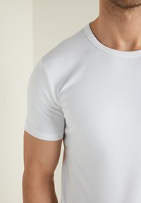 Tezenis THERMO ROUND NECK - Jednoduché tričko - bianco