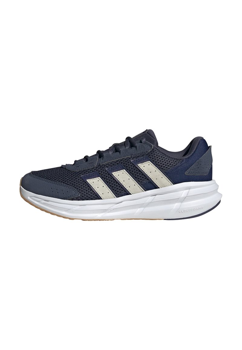 Granatowe buty sportowe z jasnobeżowymi akcentami. Siateczkowa cholewka, sznurowany design oraz gruba biała podeszwa oznaczona "CLOUDFAIR". Oddychające i lekkie.