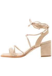 SOPHIE - Sandaalid - sand