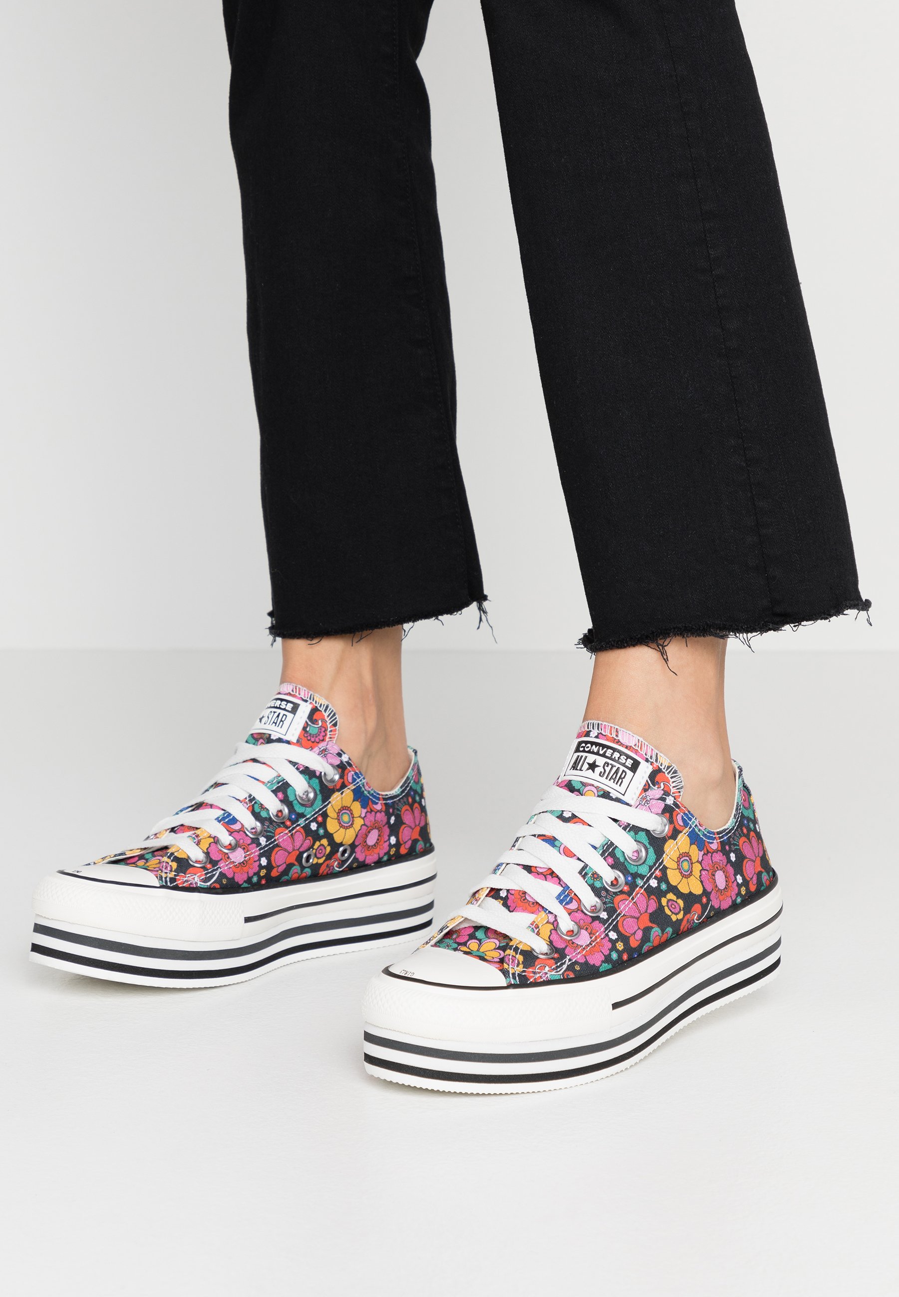 converse layer bottom