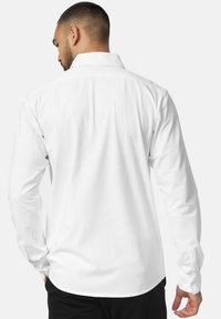 INDICODE JEANS LANGARM THEO - Camisa - optical white
