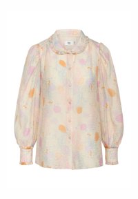 Blusa floreale con colletto a volant, maniche lunghe a sbuffo, bottoni sul davanti, colori pastello tra cui rosa, arancione e giallo chiaro.