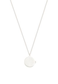 Collana d'argento con pendente circolare. Il pendente è piatto e liscio, attaccato a una sottile catena con anelli di dimensioni uniformi.
