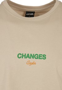 Cayler & Sons T-shirts med print - sand