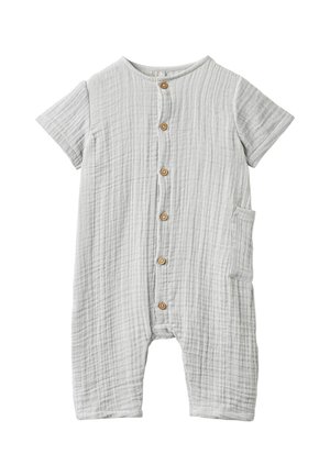 Peto para bebé de manga corta en color gris claro, con botones de madera en la parte frontal y un bolsillo lateral, confeccionado en tela de algodón texturizada.