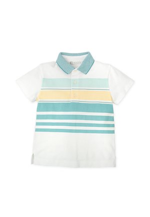 Camiseta blanca tipo polo de manga corta con cuello color verde azulado y rayas horizontales en verde azulado, amarillo y azul claro a lo largo del pecho.