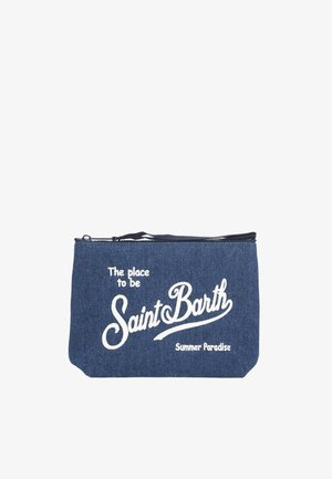 Bustina blu in denim con cerniera e testo bianco "The place to be Saint Barth Summer Paradise" centrato sul lato frontale.