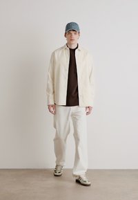 Calvin Klein Jeans REGULAR FIT SHIRT - Camicia - ivory