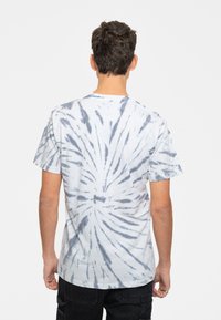 Paradiso Clothing SLAYER QUAD SEASONS BAND LOGO - Print T-shirt - white