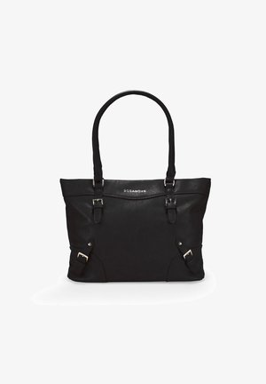 Bolsa tote sintética negra con dos asas superiores, acentos de hardware plateado y detalles de hebilla en los lados. Textura suave, forma estructurada.