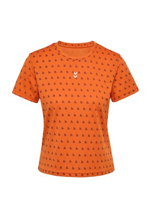 Oranje T-shirt met korte mouwen en een ronde hals, met een herhalend fietsprint in donkerblauw en een klein wit logo op de borst.