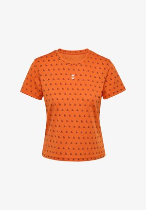 Orange t-shirt med korte ærmer og rund halsudskæring, med et gentaget cykelprint i mørkeblue og et lille hvidt logo på brystet.