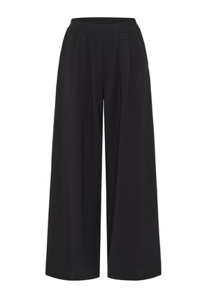 Fekete, bő szárú, magas derekú nadrág redőkkel, testhezálló derékpánttal és elülső rejtett záródással.