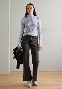 Scotch & Soda ALL OVER PRINTED MOCK NECK LONG SLEEVE - Topper langermet - dancer lavender