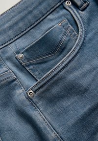 Ausgewählt, dusky blue