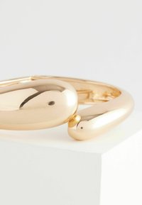 Next WRAP AROUND HINGE CUFF - REGULAR FIT - Brăţară - gold tone