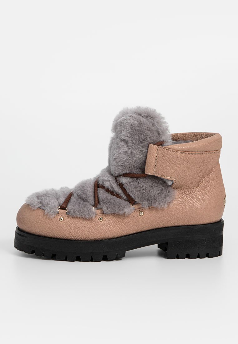 Jimmy Choo Enkelkaarsjes donkerroze Jimmy Choo Enkelkaarsjes donkerroze