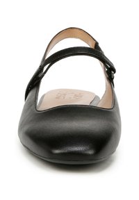 Zwarte platte schoen met een ronde neus, leren bovenwerk en een dunne enkelband. Interieur heeft een lichtgekleurde inlegzool met branding.