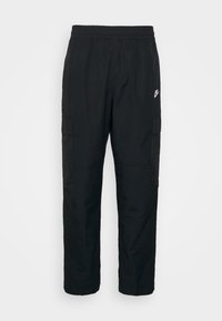 Pantalones cargo ligeros negros de Nike con cintura elástica y bolsillos laterales, exhibidos sobre un fondo blanco.