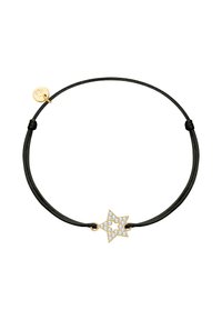 Juodas virvės apyrankė su aukso žvaigždute, puošta skaidriais kristalais, sujungta paprastu mazgu ir maža auksine etikete.
