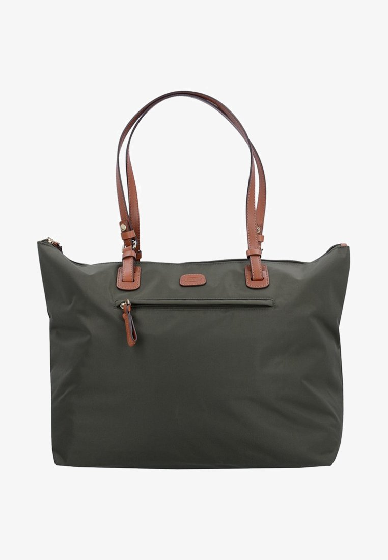 Borsa a tote verde oliva in nylon, con manici in pelle marrone, una tasca frontale con zip e un design rettangolare elegante.