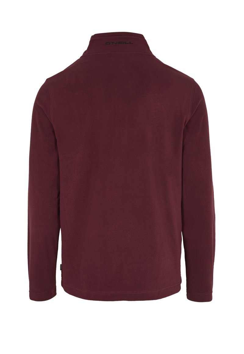 Polo bordeaux à manches longues avec une texture douce, col montant et un branding discret au dos. Design simple, sans motifs ni détails métalliques.