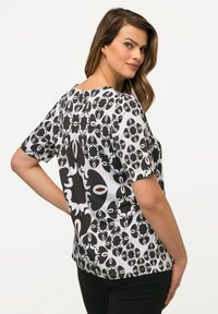 Ulla Popken Triko s potiskem - white