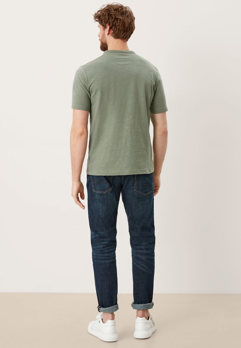 Herren T-Shirts basic | s.Oliver T-Shirt basic army green/dunkelgrün - NE13714 Herren T-Shirts basic | s.Oliver T-Shirt basic army green/dunkelgrün - NE13714