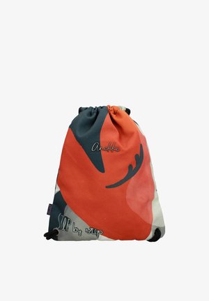 Mochila de cordón con patrón abstracto en rojo, negro y beige, logo "Anekke" y texto "Paso a paso" en la parte frontal.