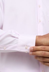 Eterna COVER SHIRT - COMFORT FIT - Businesshemd - rosa