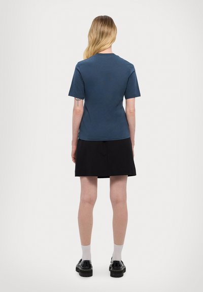 Filippa K MOCK NECK TEE - T-shirt basique - dawn blue