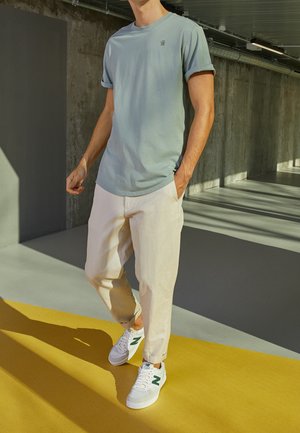 T-Shirt basic - light green