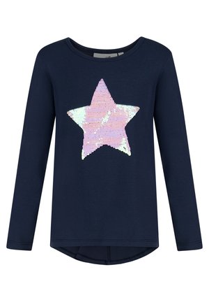 Camiseta de manga larga azul marino con cuello redondo y una gran estrella de lentejuelas iridiscentes en el frente.