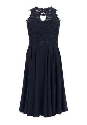 Czarna sukienka bez rękawów z koronkowym gorsetem w kwiatowy wzór, dekoltem z wycięciem typu keyhole oraz zwiewną spódnicą do kolan.