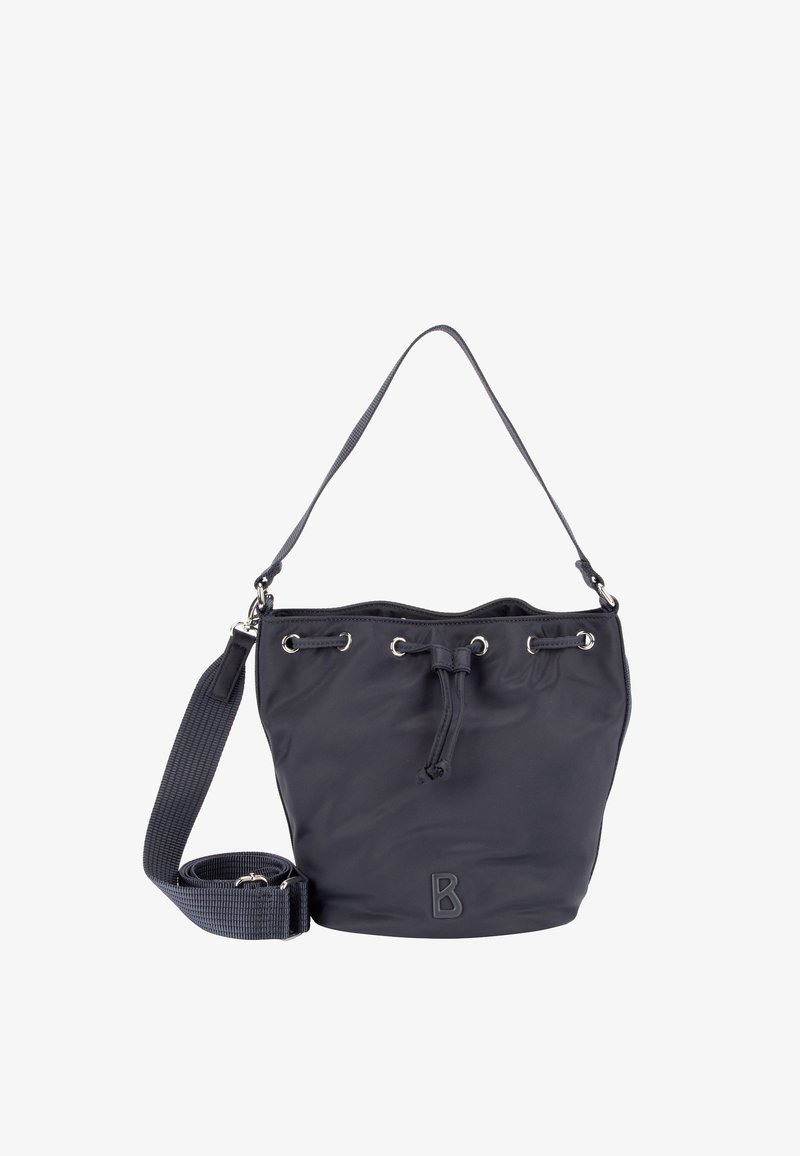 Temno modra najlonska torbica v obliki vedra z zapiranjem na vrvico, srebrnimi poudarki, nastavljivim trakom in reliefnim črko "B" na sprednji strani.