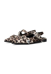 Scarpe slingback con stampa leopardata in materiale sintetico, con punte affusolate, molteplici dettagli in metallo argentato e suole nere basse.