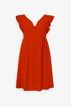 Czerwona sukienka z dekoltem w kształcie litery V i falbanastymi rękawami, z dopasowaną górą i luźną spódnicą, wykonana z gładkiego, miękkiego materiału.