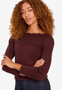 Unselected, burgundy red