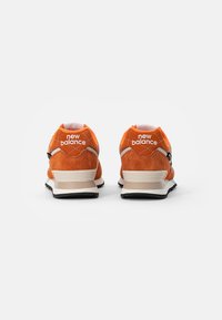 New Balance ML574 UNISEX - Sapatilhas - rust